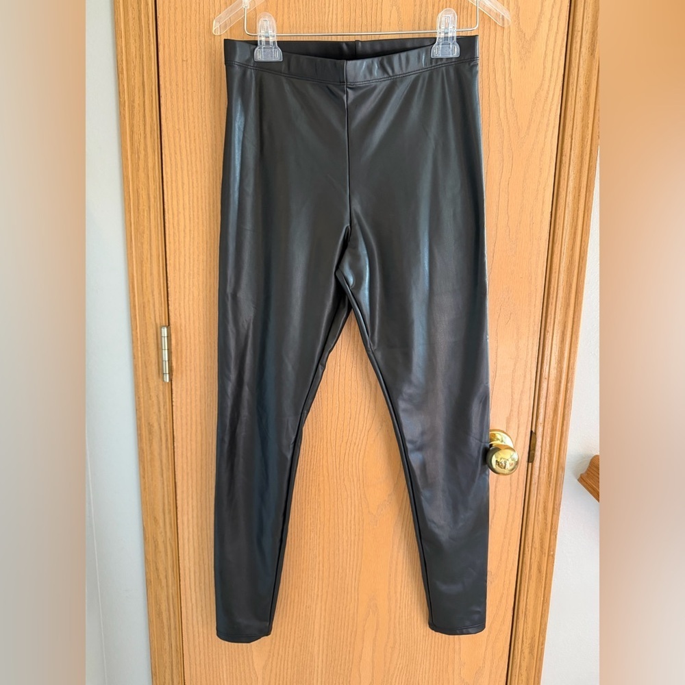 H&M EUC Shiny Cloth-Lined High Rise Black Faux Leather Leggings Women’s Size M